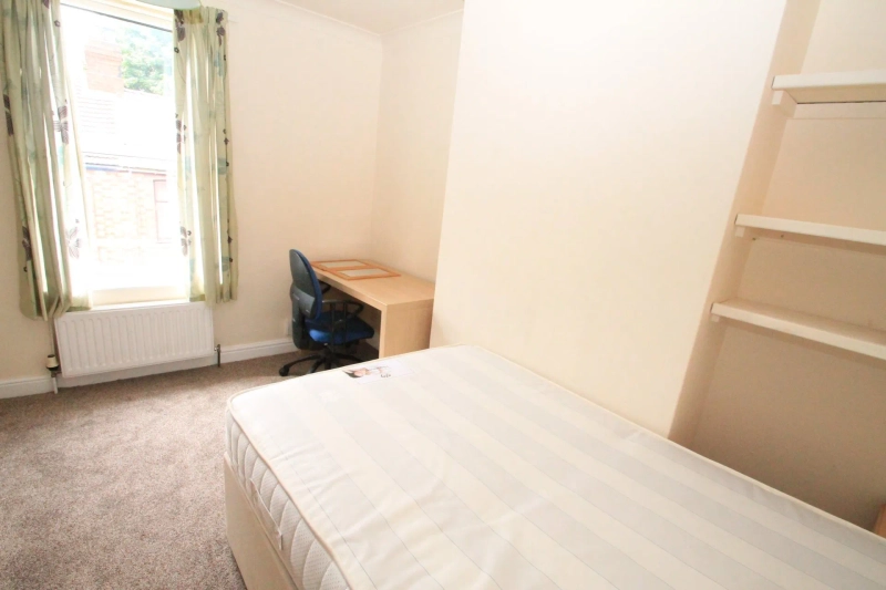 Victoria Terrace, LN1 1HZ - 4 Bed - Thumbnail 9